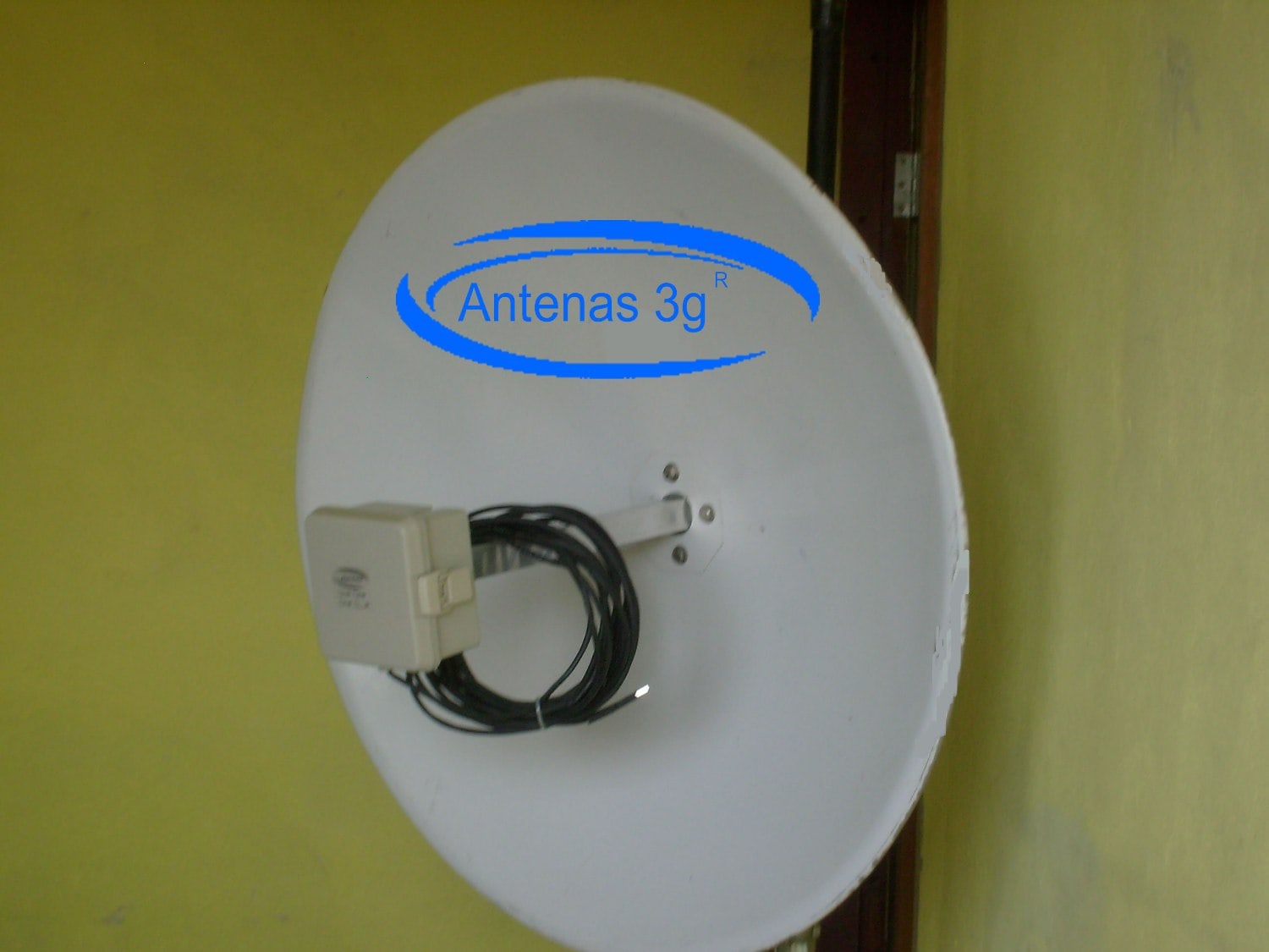 Antena Parabólica 3g ou 4g 40 dbi 85 cm de diâmetro